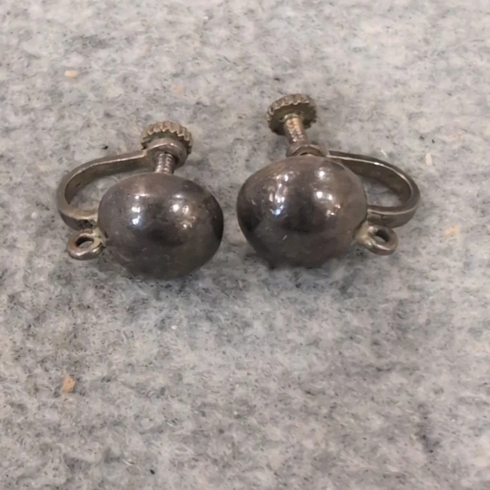 Vintage Silver Ball‎ Half Dome Screw Back Earrings Non-Pierced Retro Style